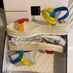 Dolce Vita “MYRA PRIDE” Sandals BRAND NEW